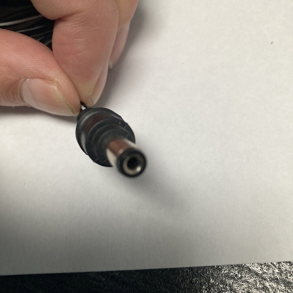 DVE AC/DC Adapter Charger DV-1230 Input 117v Charger Power 12v Output 300ma 6w - Picture 4 of 6